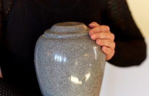 3 Important Things to Remember When Holding a Loved One’s Ashes