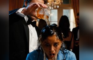 A man spilled a drink on a cleaning lady without recognizing her, and just ten minutes later something happened that sho0cked everyone present.